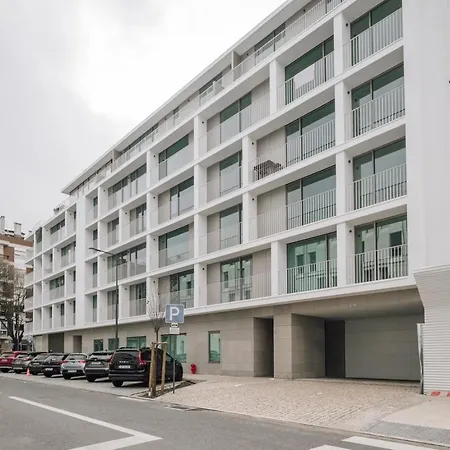 Figueira - 2 Bedrooms And Pool In Areeiro 아파트 리스본